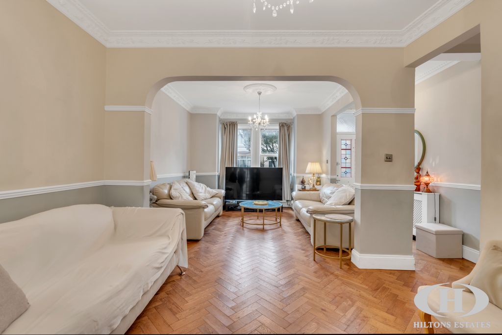 Property photo 3 of 14