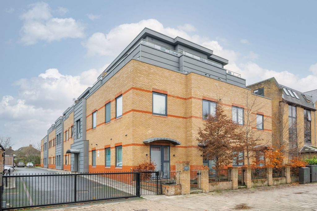 Property photo 2 of 9