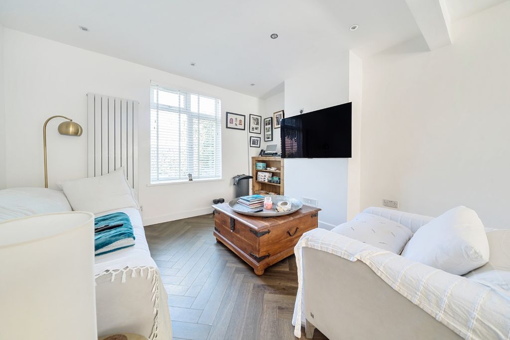 Property photo 2 of 13 2074635