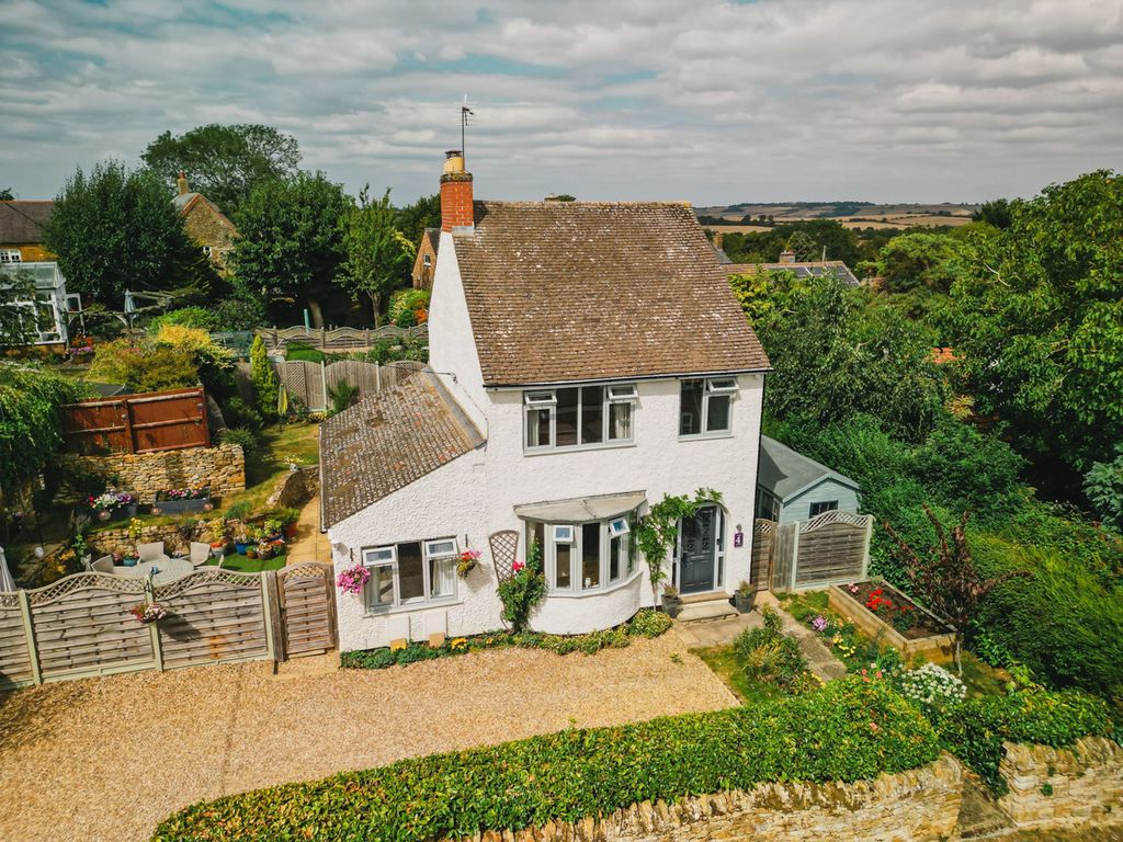 Property photo 1 of 37