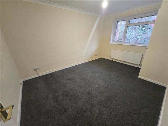 Property photo 2 of 4 Bedroom