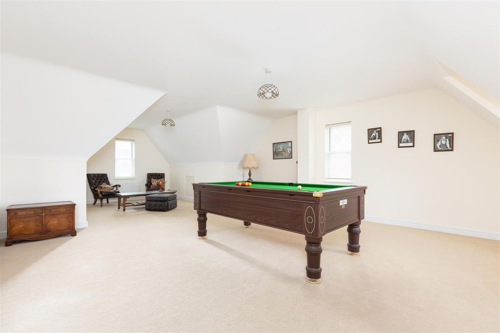 Property photo 3 of 32 Games Room