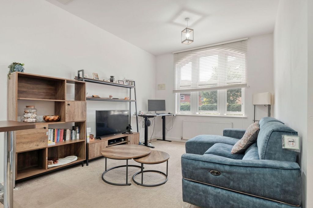 Property photo 3 of 9