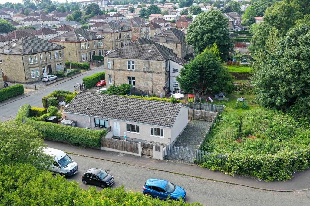 Property photo 1 of 13 4962400