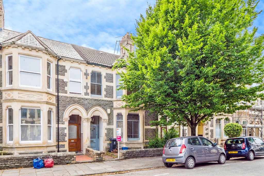 Property photo 1 of 17