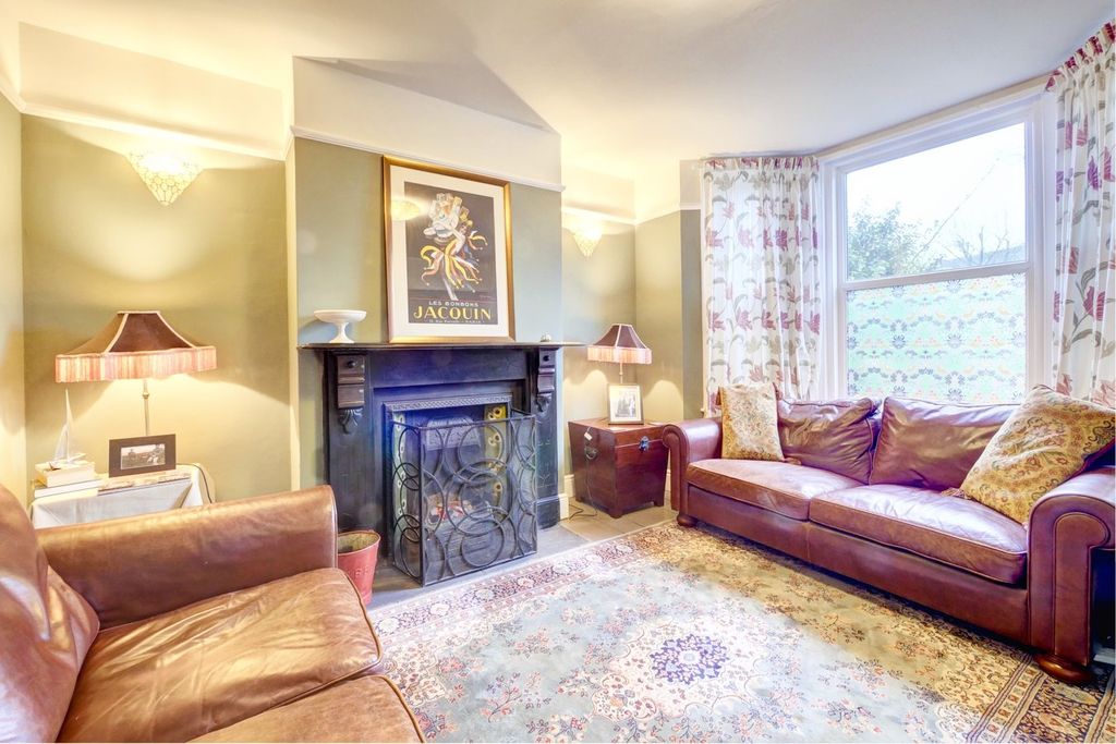 Property photo 3 of 24