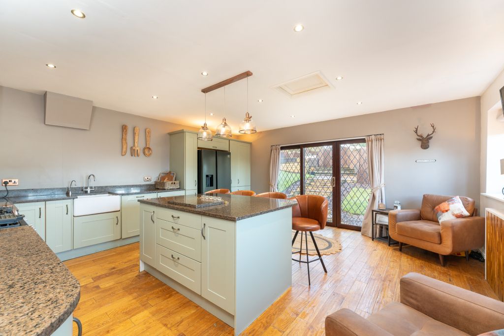 Property photo 3 of 44 Dining Kitchen