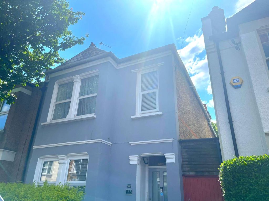 Property photo 1 of 11 External