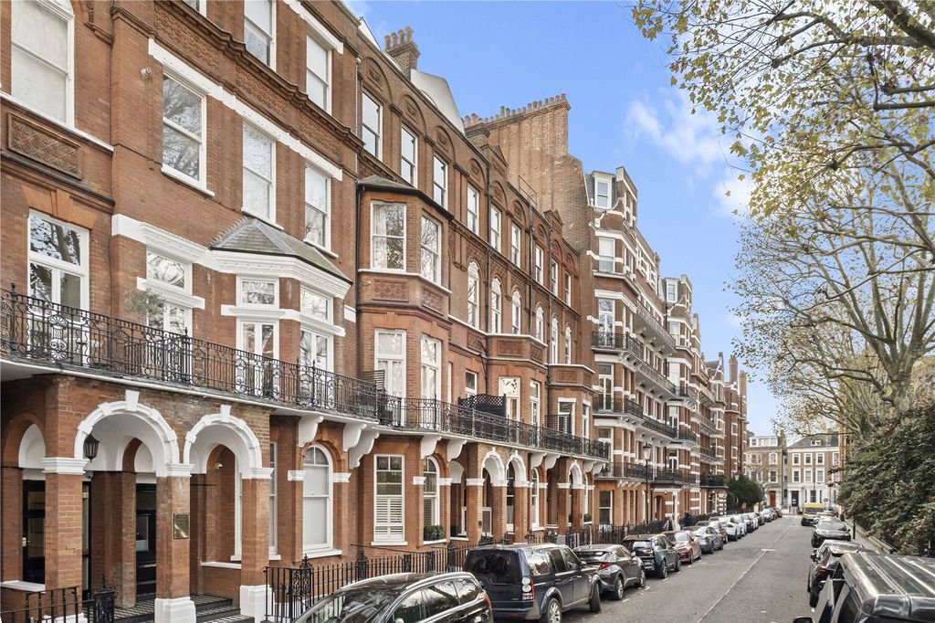 Property photo 3 of 18 Exterior