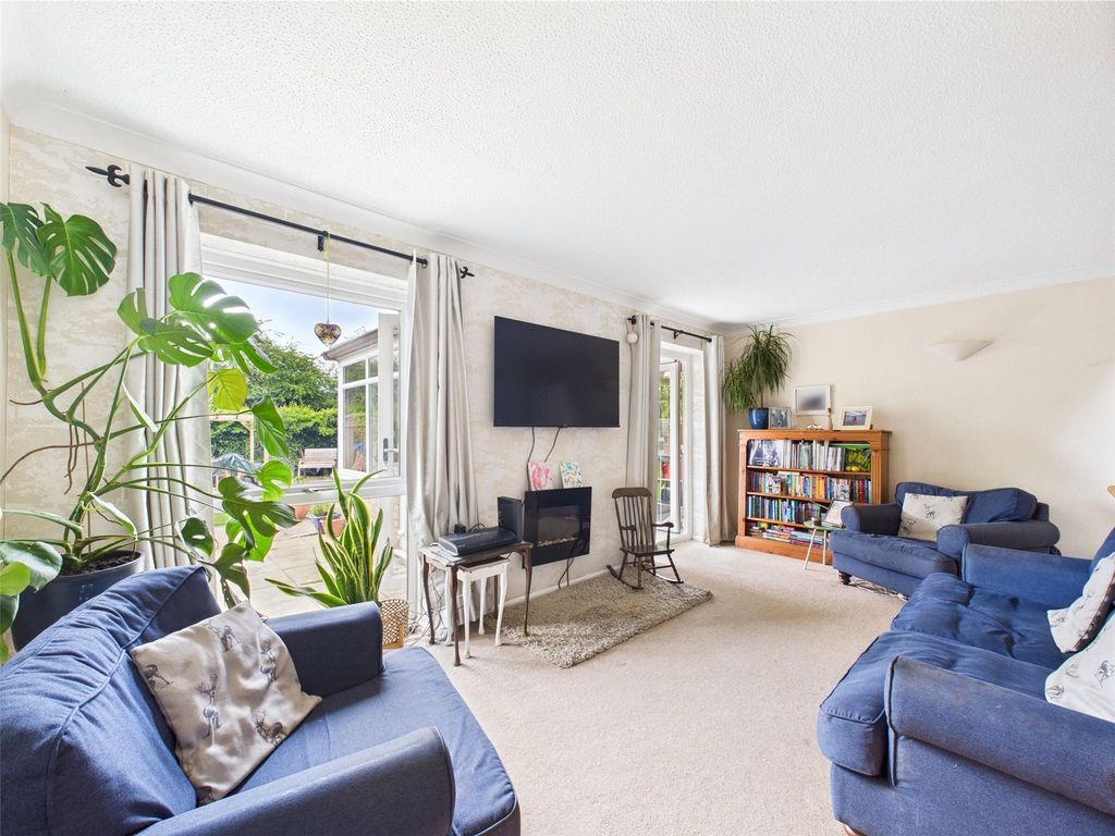 Property photo 2 of 19 Picture No. 17