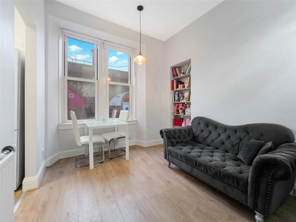 Property photo 3 of 17 Picture No. 06