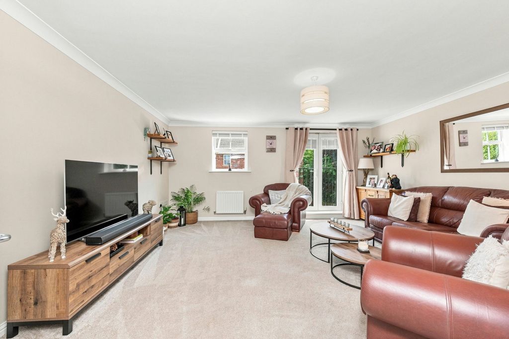 Property photo 3 of 14