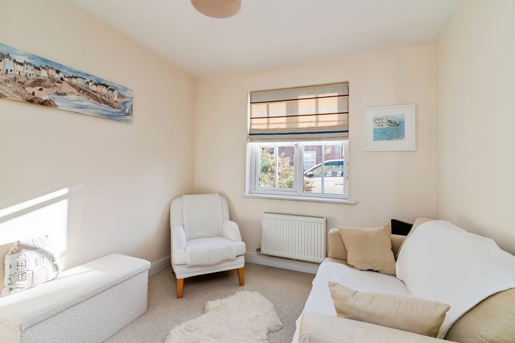 Property photo 2 of 21