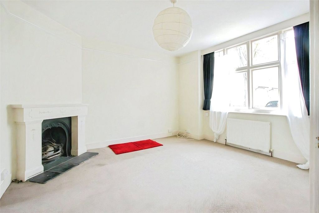 Property photo 3 of 10 Living Room