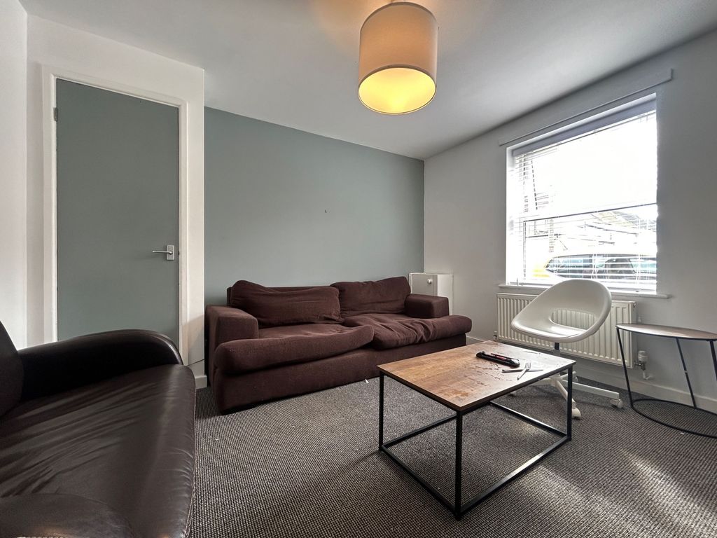 Property photo 2 of 10 8Edee798-B40c-4649-9083-617d333Ef991