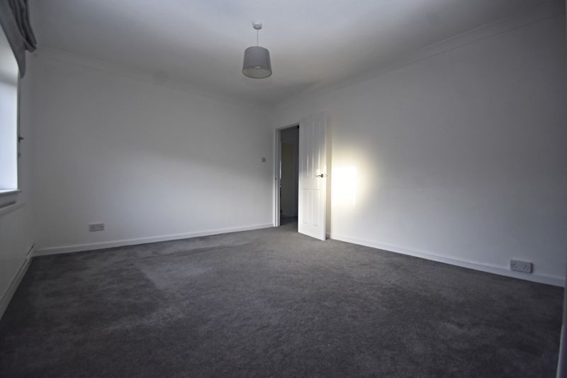 Property photo 3 of 10 Photo 5