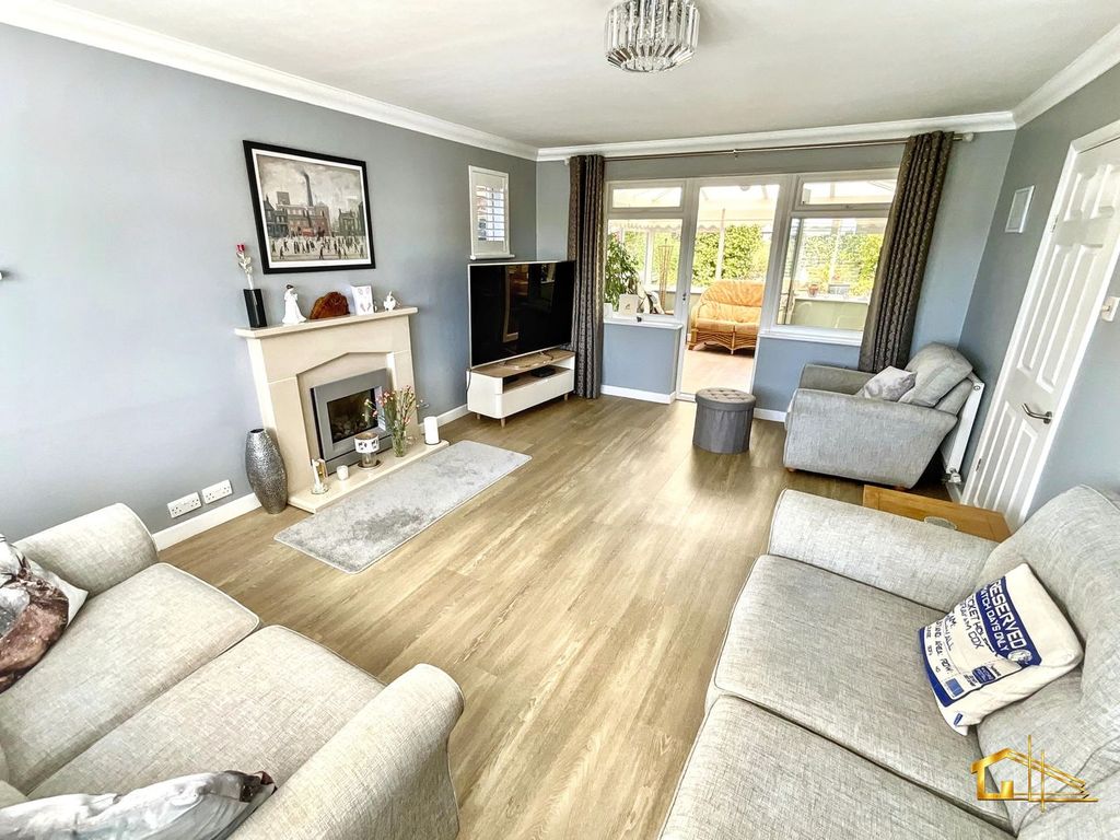 Property photo 2 of 30