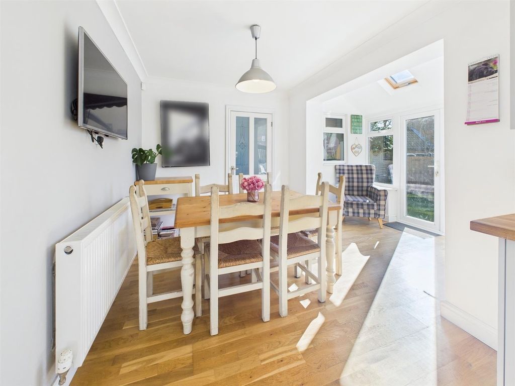 Property photo 3 of 21