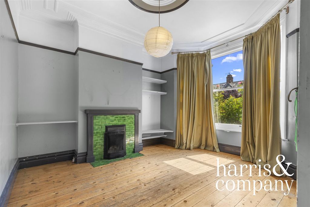 Property photo 3 of 13 Armc2591.Jpg