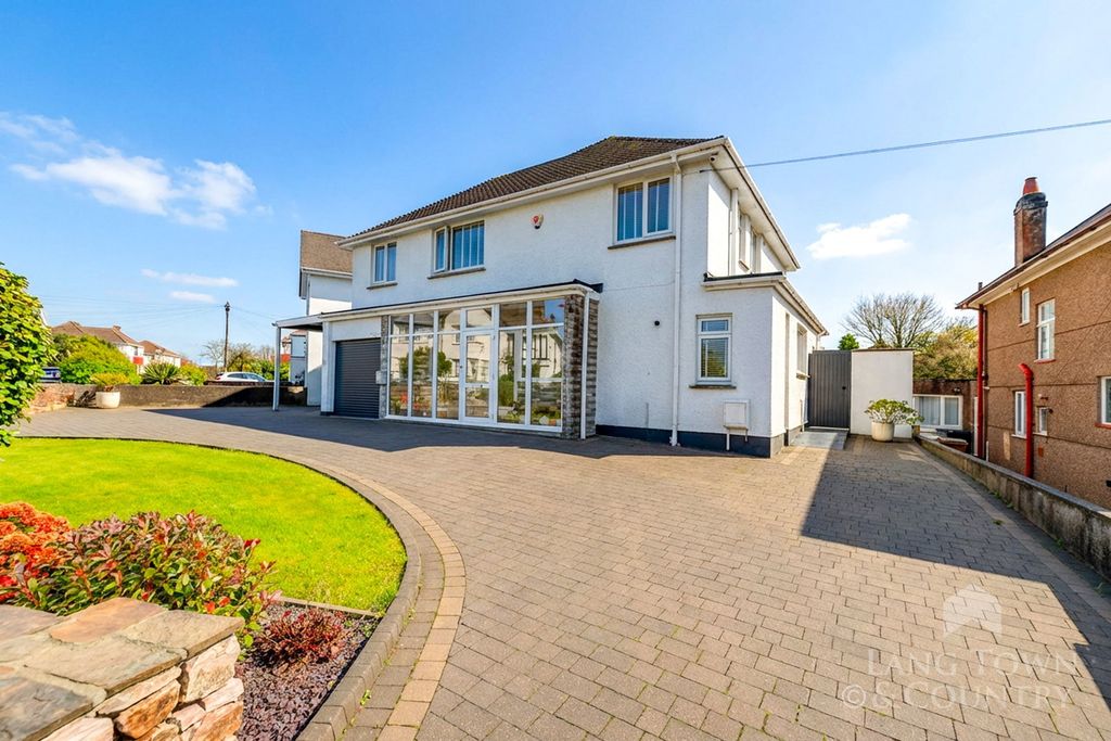 Property photo 1 of 34