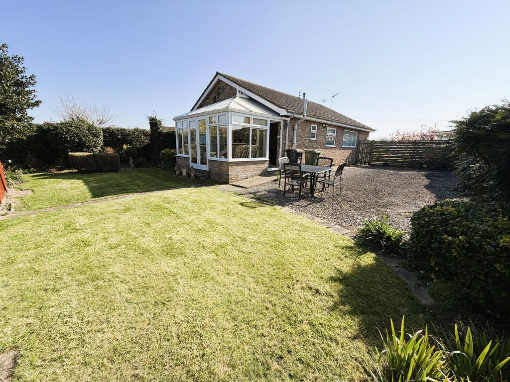 Property photo 2 of 27
