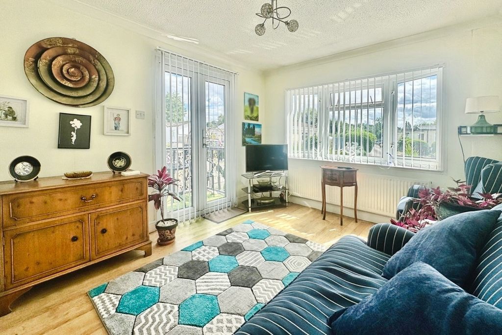 Property photo 2 of 12 Pbox-Img.Jpg
