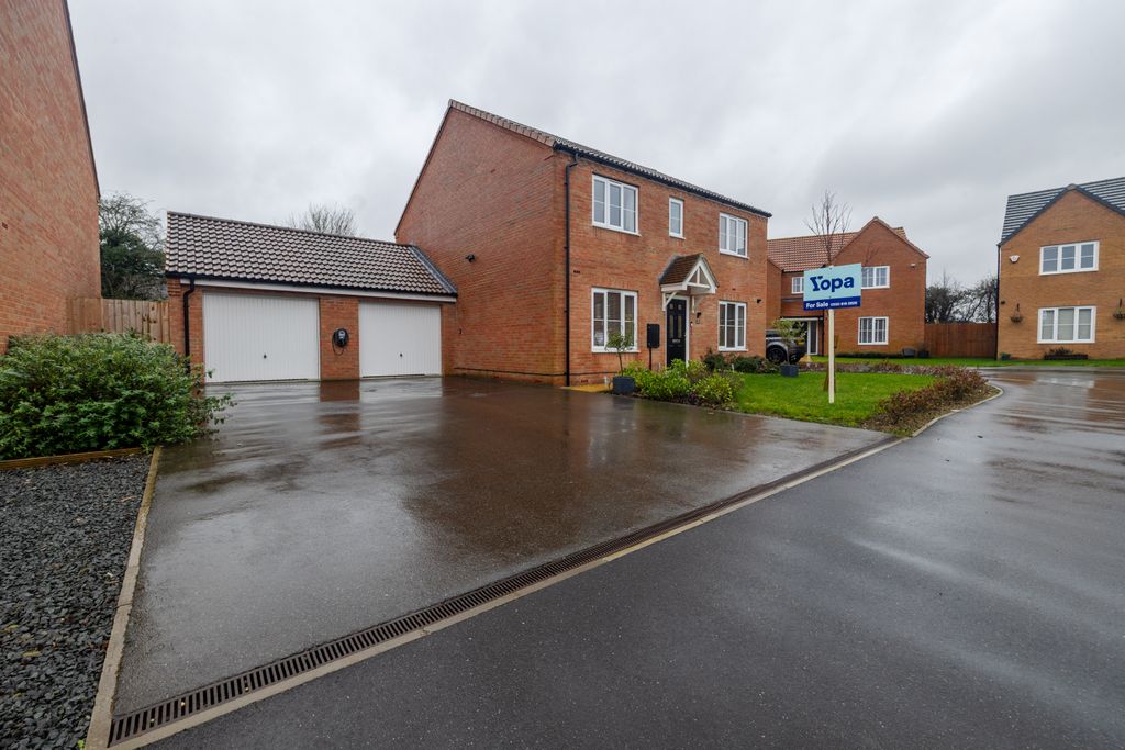 Property photo 1 of 27 2026-01-27-53Fieldavenue047