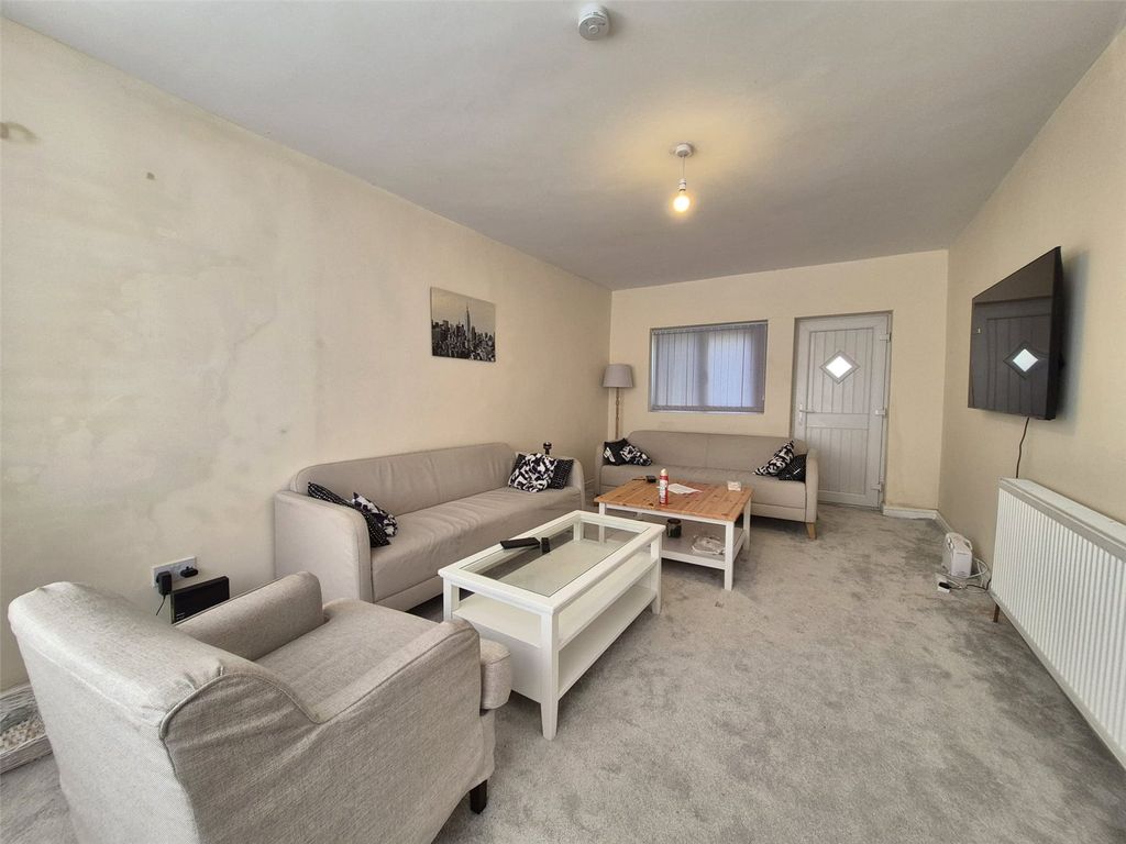 Property photo 3 of 11 Picture No. 07