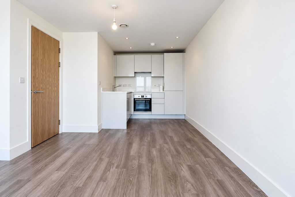 Property photo 2 of 9 Kitchen - Angle 3