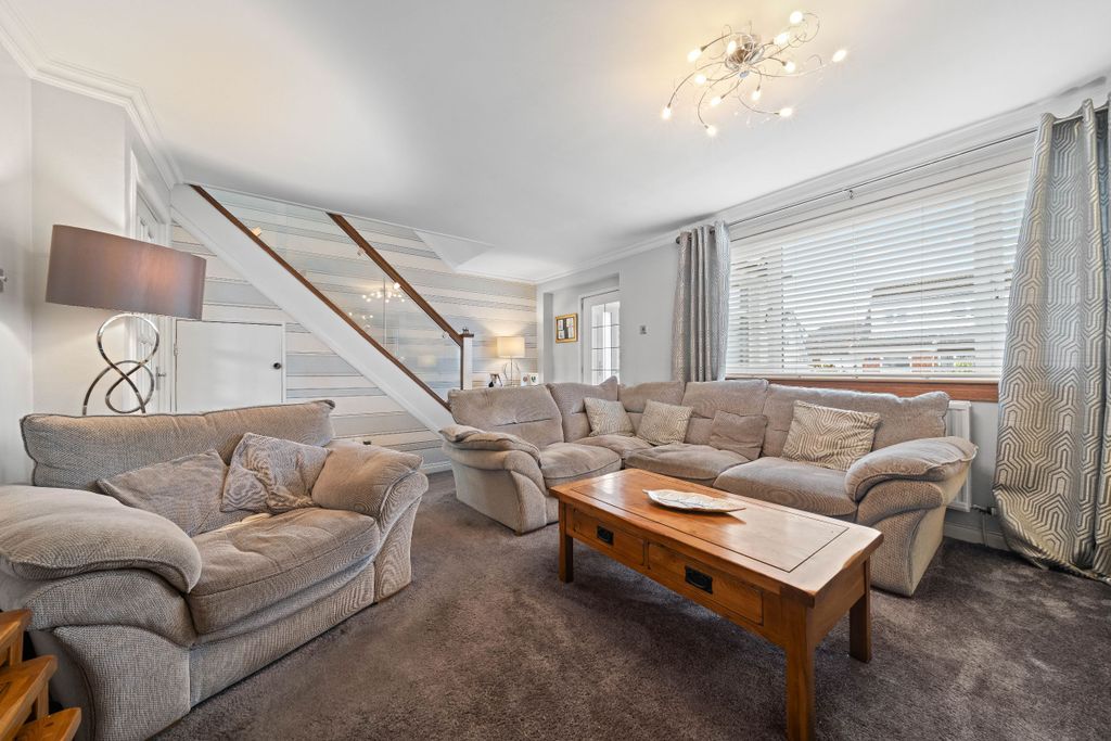 Property photo 2 of 25