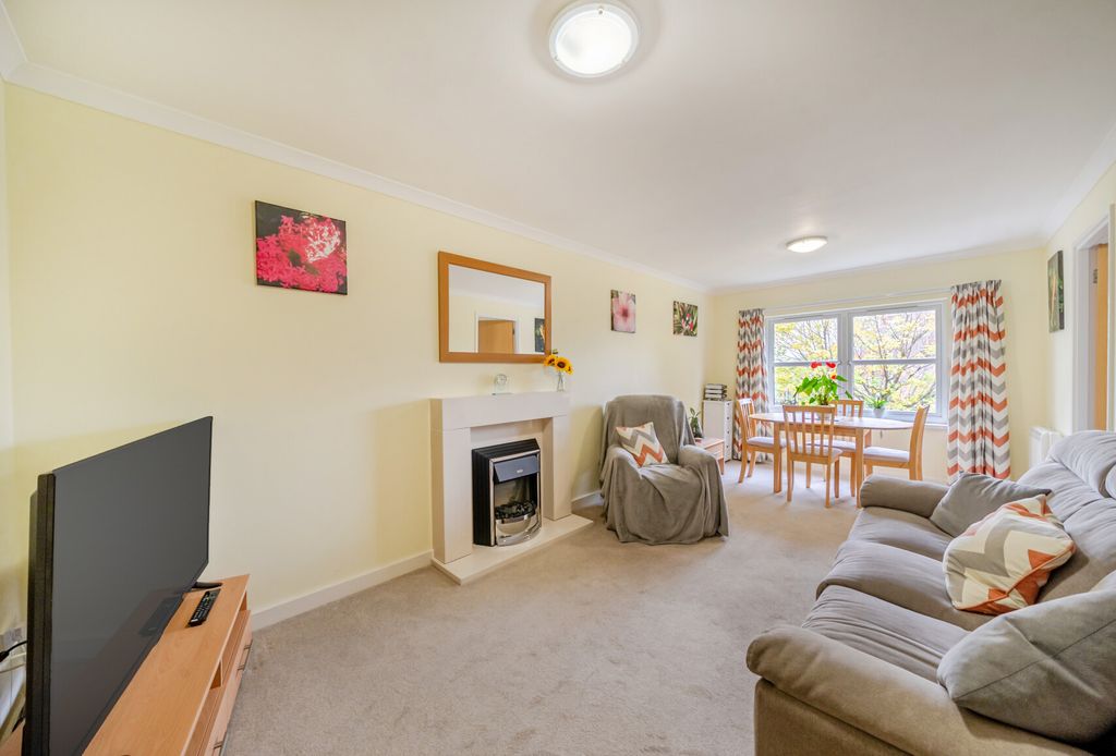 Property photo 1 of 10 1375279-5-690389E...