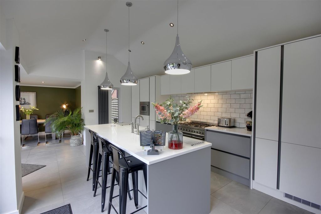 Property photo 2 of 22 Kitchen