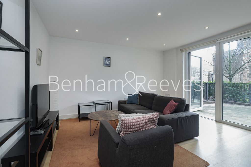 Property photo 1 of 17