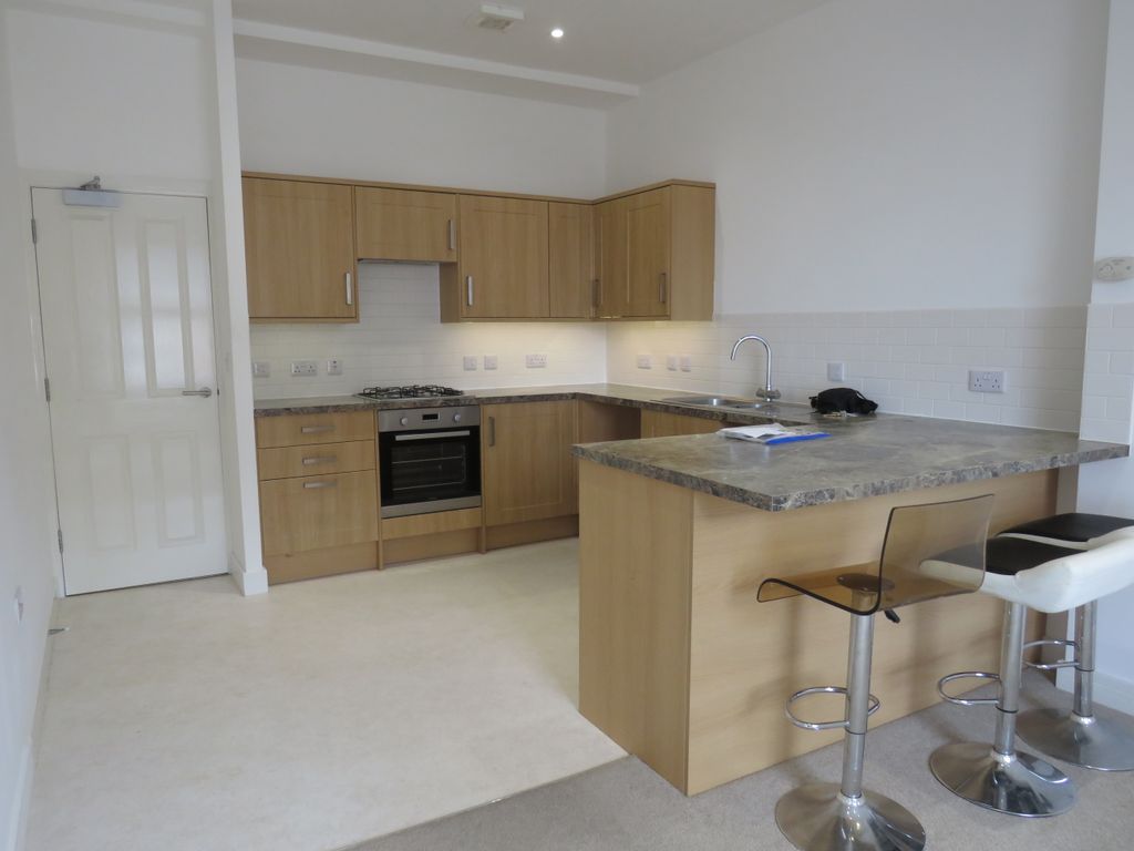 Property photo 3 of 6 Kitchen