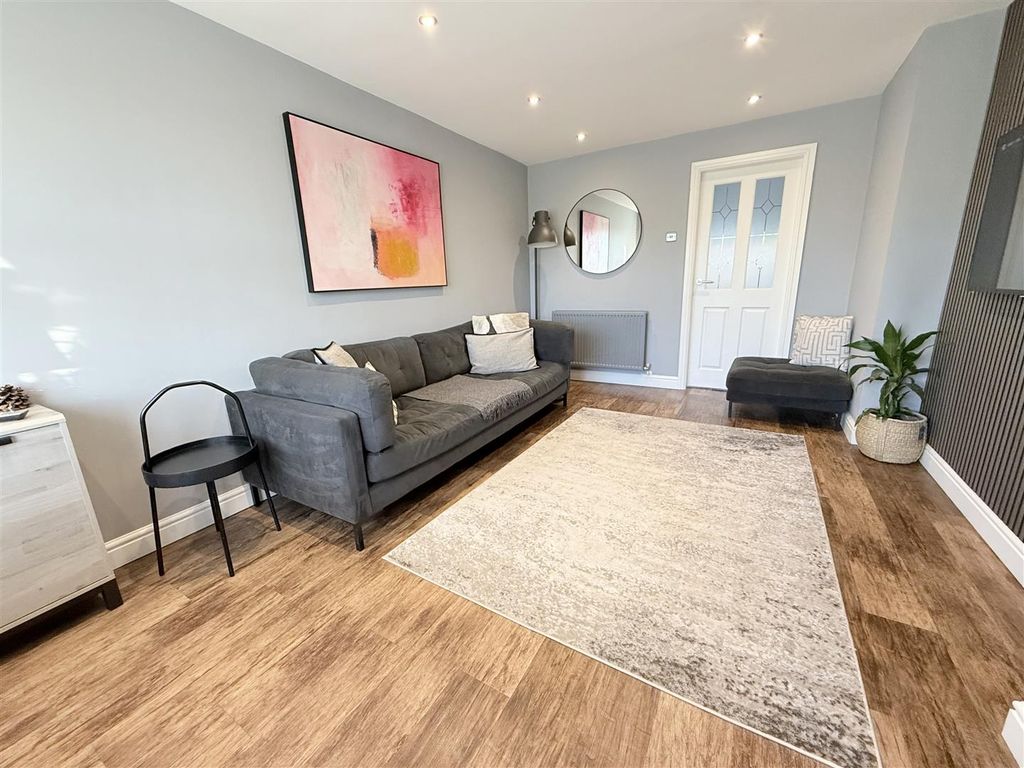 Property photo 3 of 13 Living Room