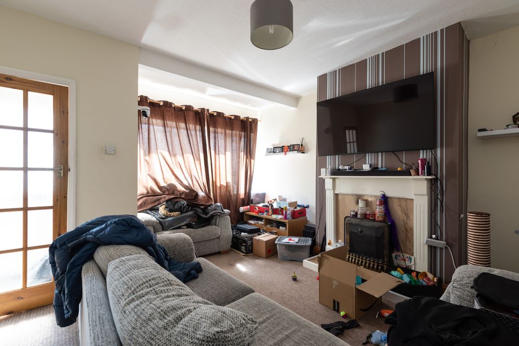 Property photo 3 of 24