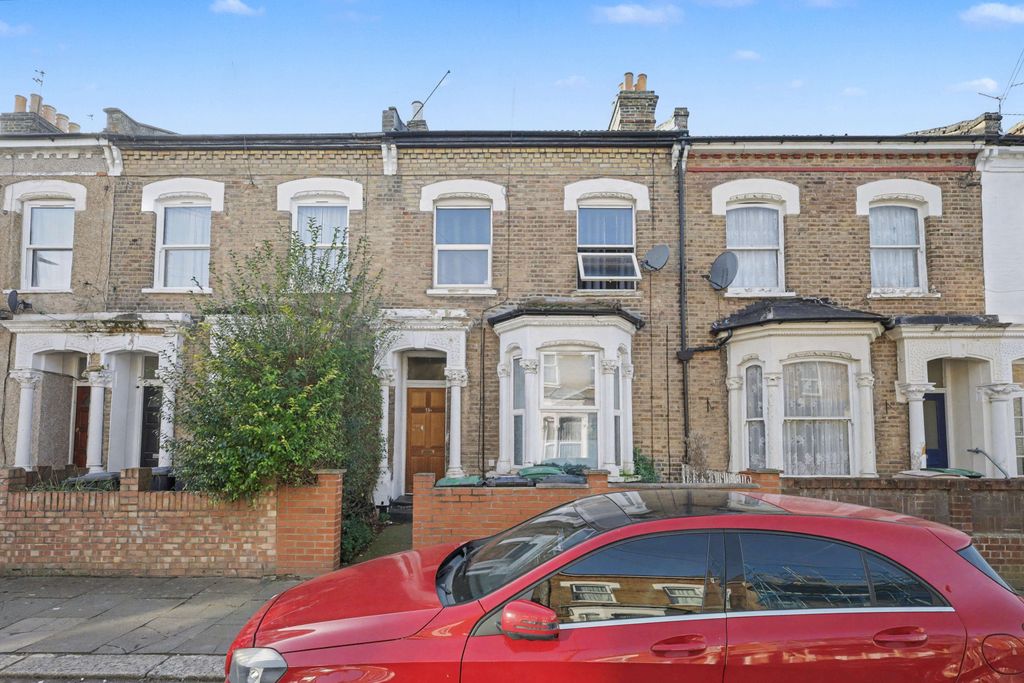 Property photo 1 of 9 Flat A, 15A Elsden Road, Tottenham, London, N17 6Ry