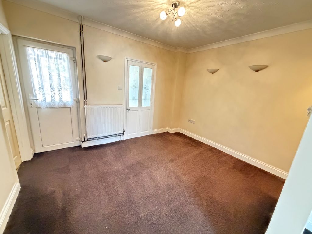 Property photo 3 of 15 Dining Room