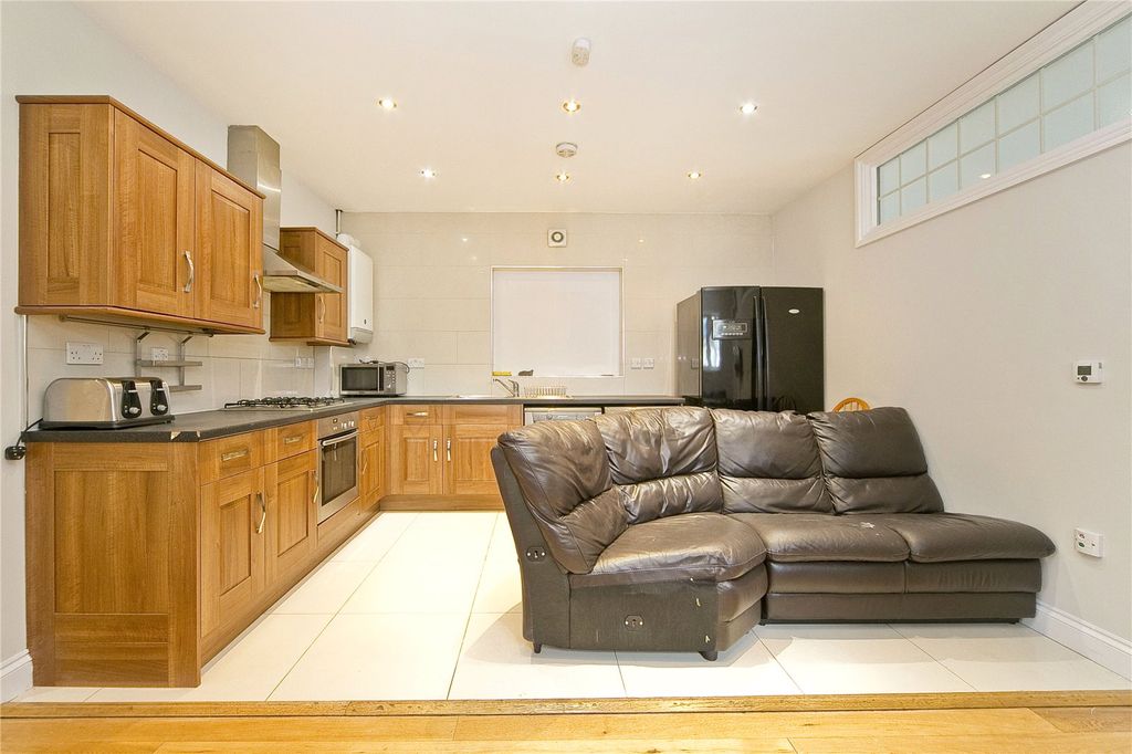 Property photo 3 of 9