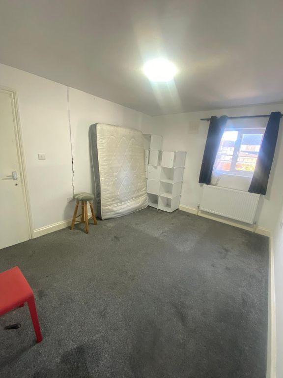 Property photo 1 of 2 Room