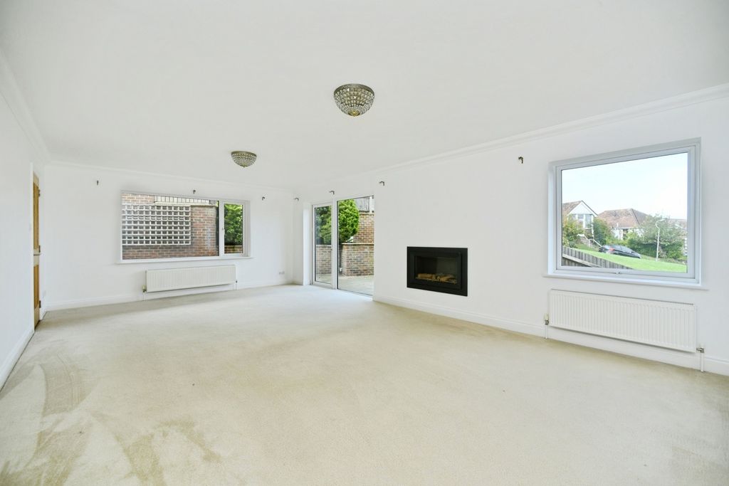 Property photo 3 of 23 Living Room