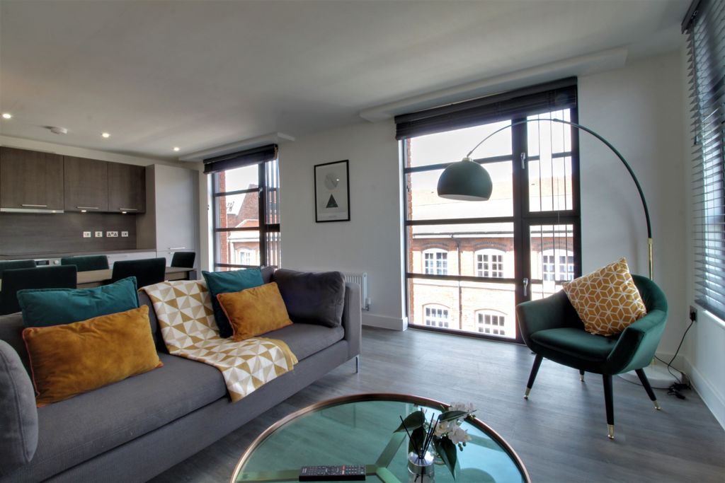 Property photo 2 of 23