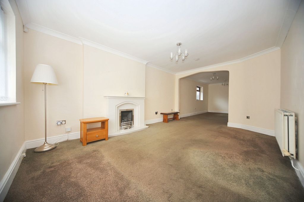 Property photo 2 of 19