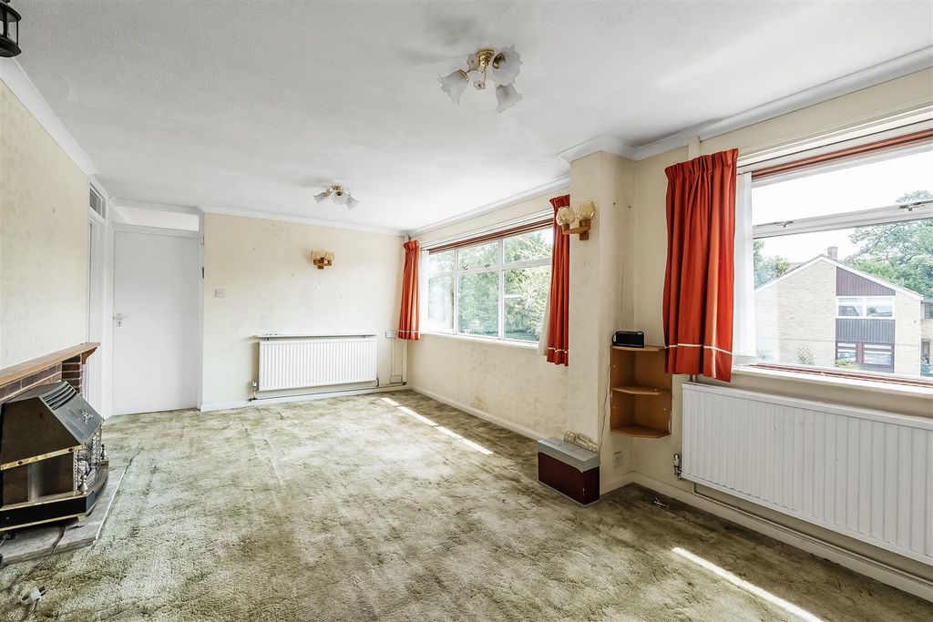 Property photo 3 of 10 8-Balquhain-Close-5.Jpg
