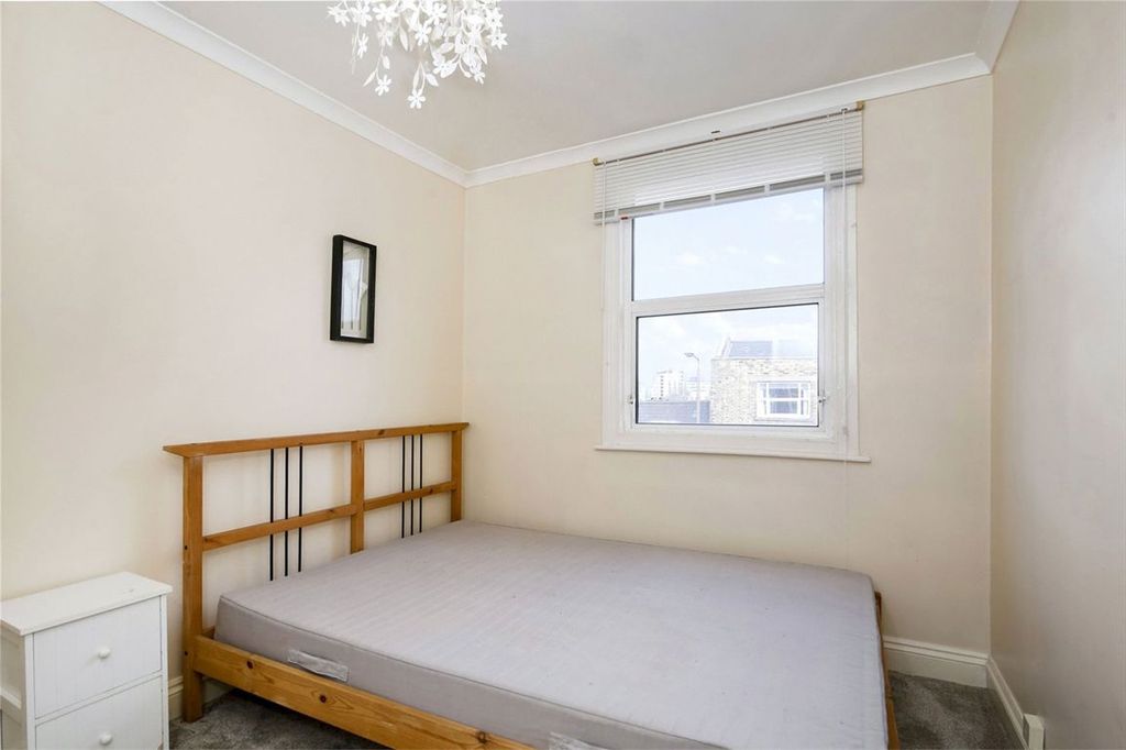 Property photo 3 of 4