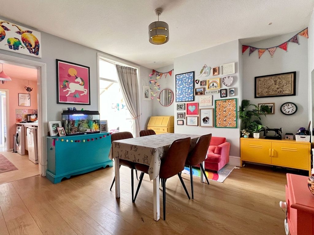 Property photo 3 of 17 Dining Room