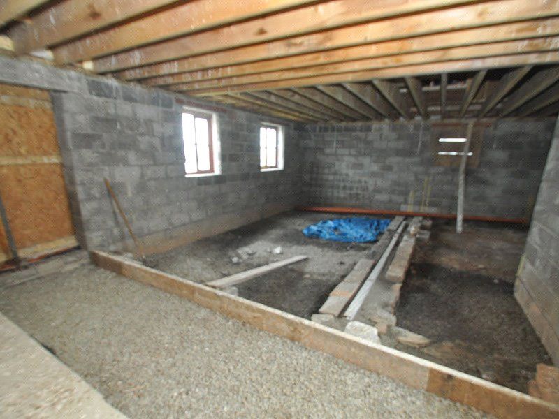 Property photo 2 of 9 Inside