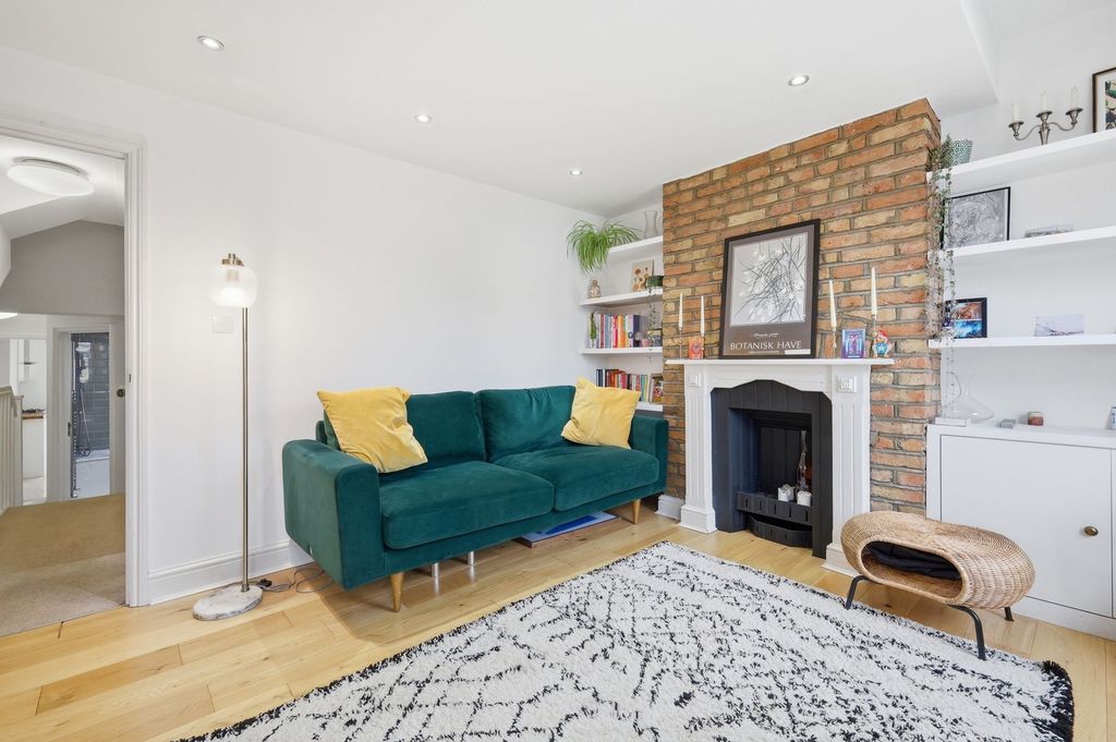 Property photo 3 of 20