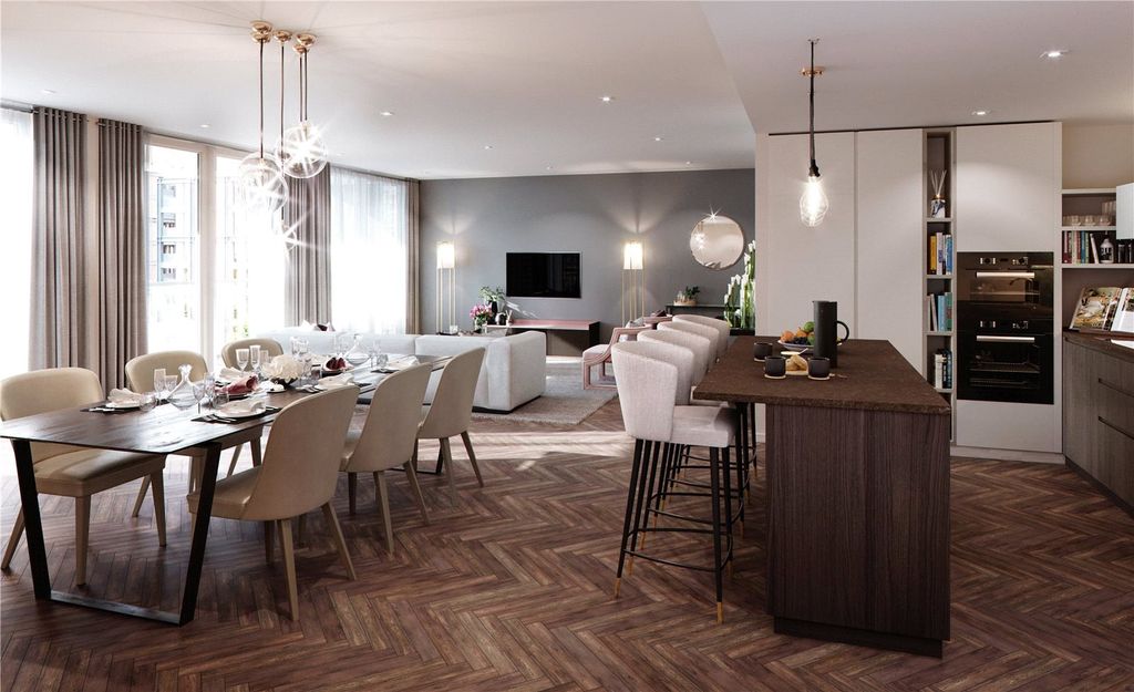 Property photo 3 of 11 Dining