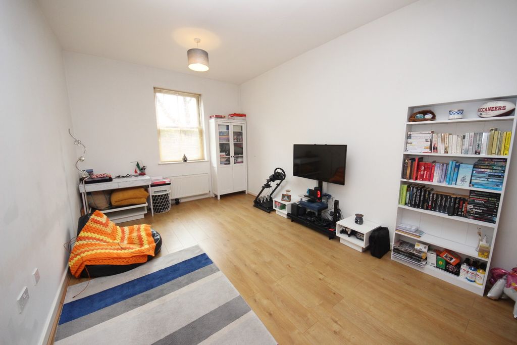 Property photo 2 of 9